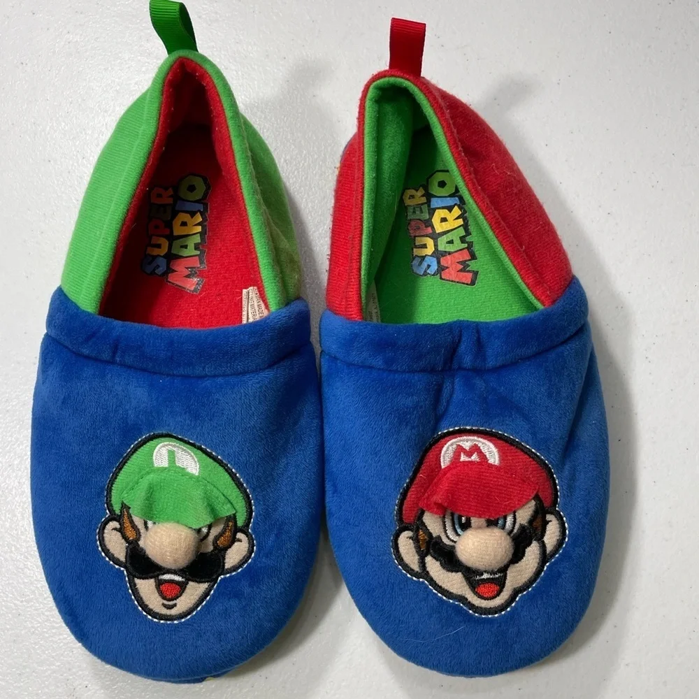 Nintendo Super Mario Kids One Piece Slippers - Blue and Red 4/5 SB-70